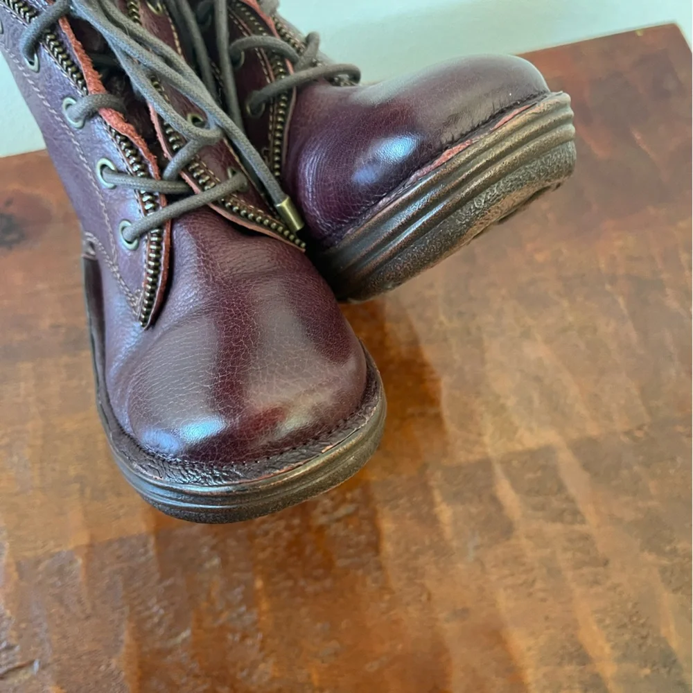 Bionica Burgundy Slip Resistant Lace-Up Rangely Leather Cottagecore Boots Size 7